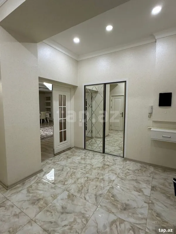 Kirayə verilir 2 otaqlı yeni tikili 135 m²