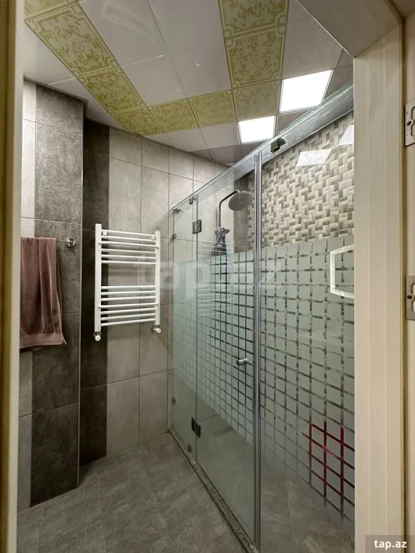 Kirayə verilir 2 otaqlı yeni tikili 135 m²