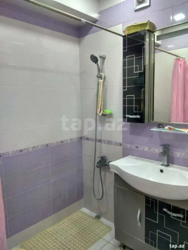 Kirayə verilir 2 otaqlı yeni tikili 78 m²