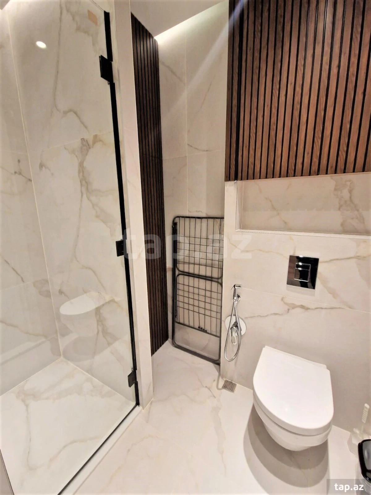 Kirayə verilir 3 otaqlı yeni tikili 180 m²