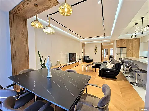 Kirayə verilir 3 otaqlı yeni tikili 180 m²