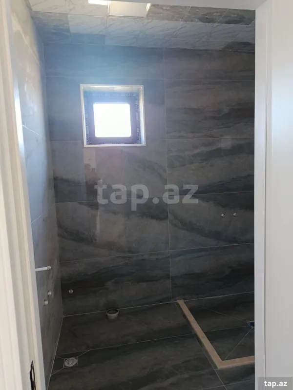 Satılır 5 otaqlı həyət evi 160 m²