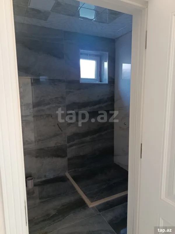 Satılır 5 otaqlı həyət evi 160 m²