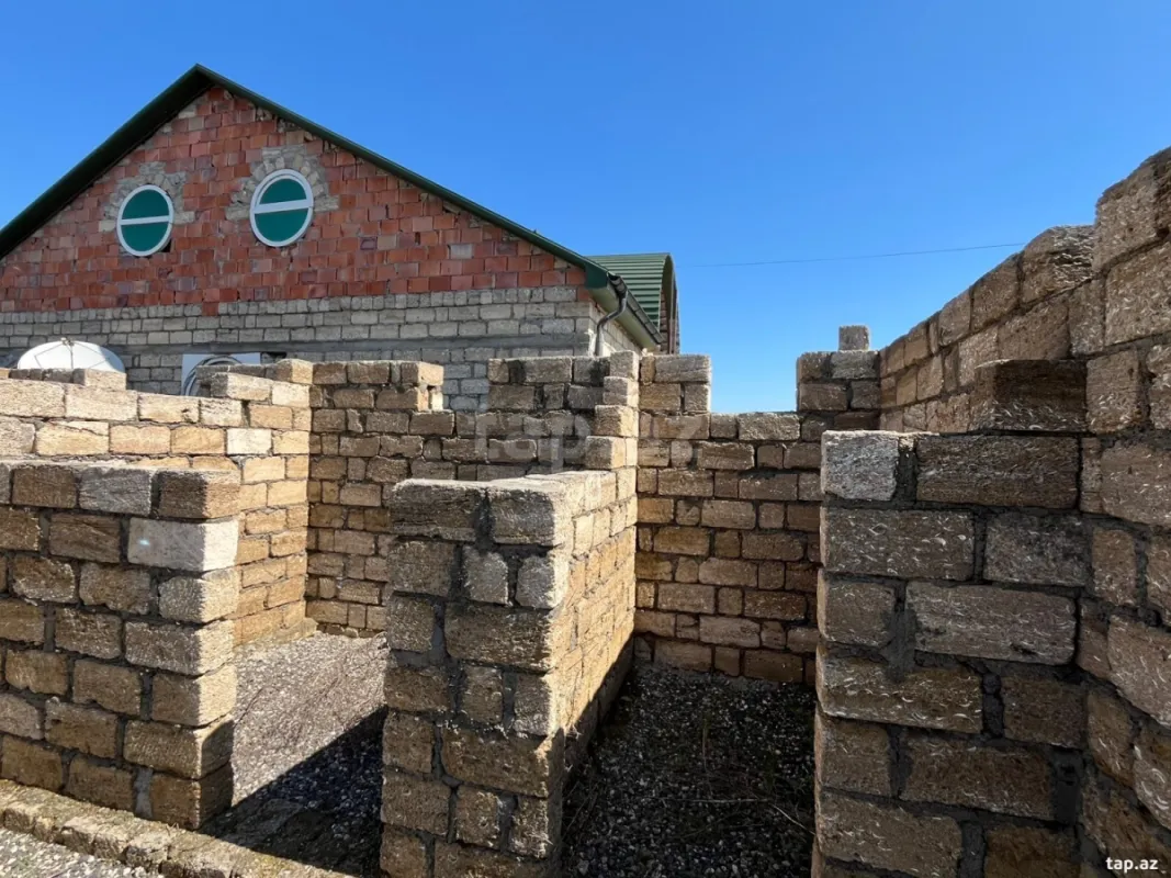 Satılır 6 otaqlı həyət evi 120 m²