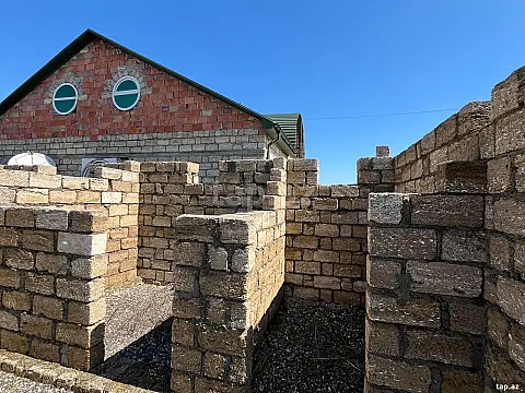 Satılır 6 otaqlı həyət evi 120 m²