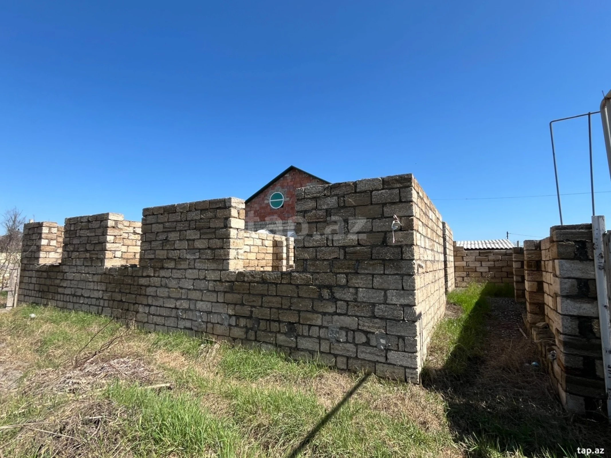 Satılır 6 otaqlı həyət evi 120 m²