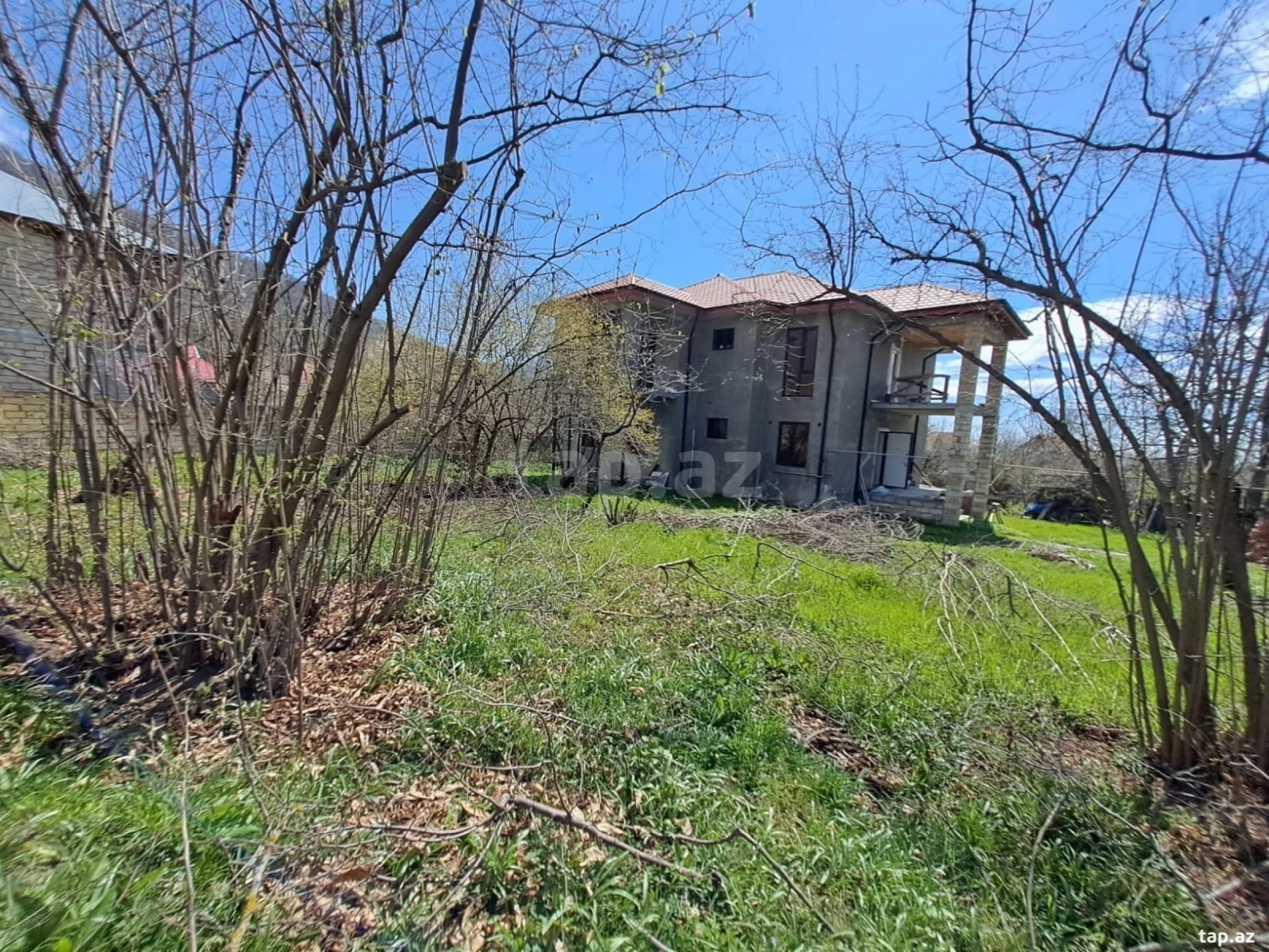 Satılır 6 otaqlı həyət evi 150 m²