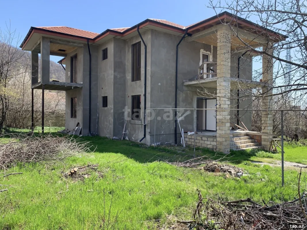 Satılır 6 otaqlı həyət evi 150 m²