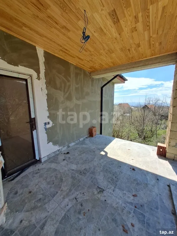 Satılır 6 otaqlı həyət evi 150 m²