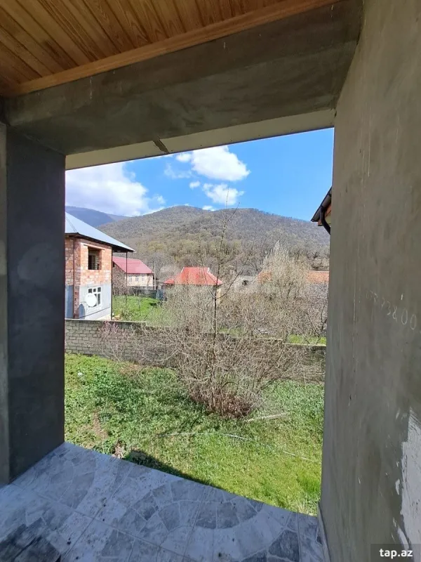 Satılır 6 otaqlı həyət evi 150 m²