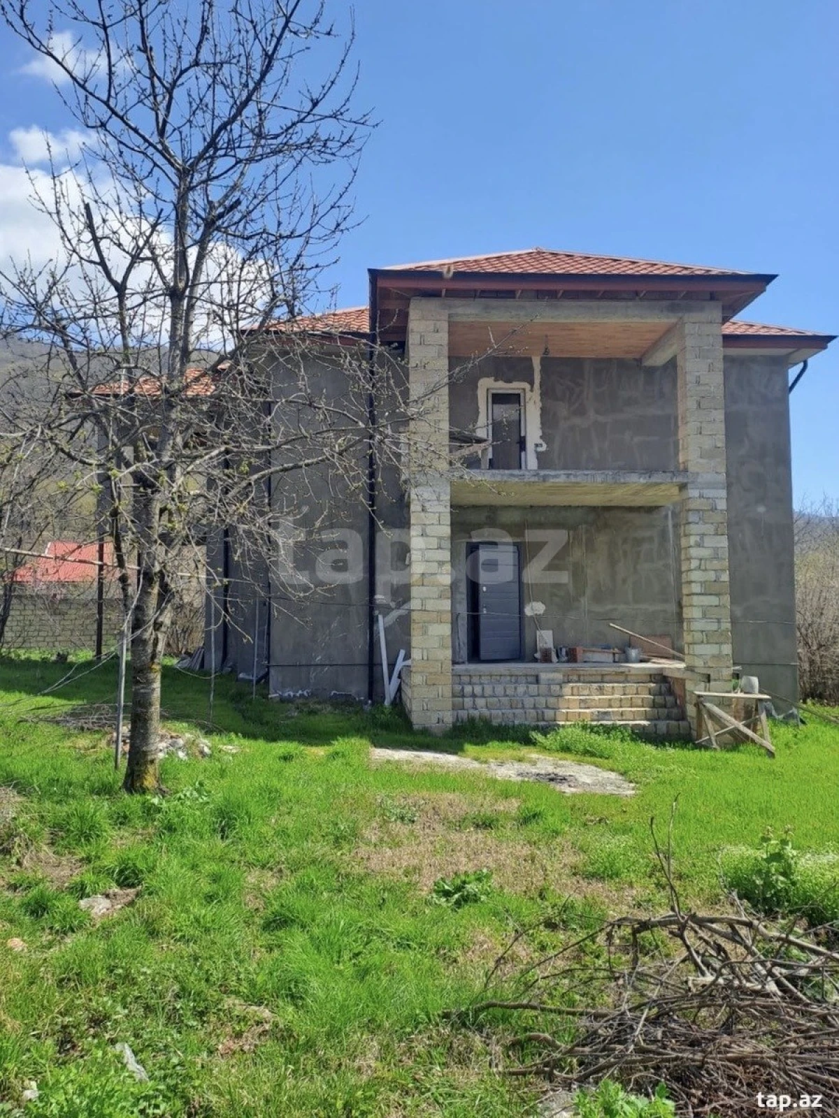 Satılır 6 otaqlı həyət evi 150 m²