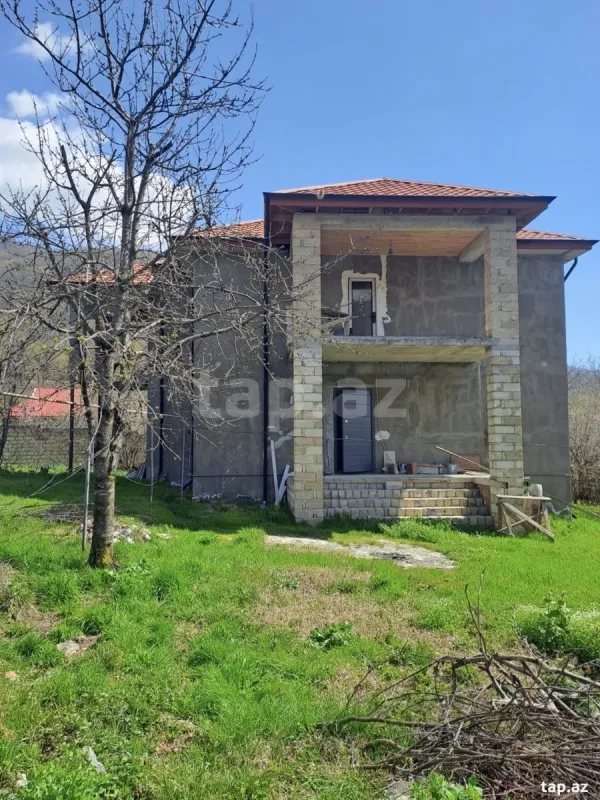 Satılır 6 otaqlı həyət evi 150 m²