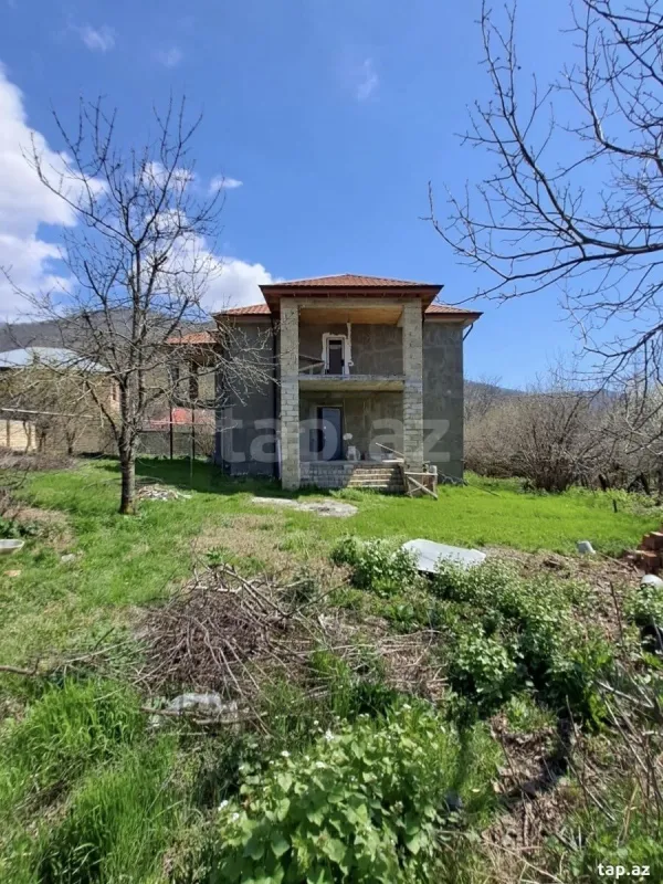 Satılır 6 otaqlı həyət evi 150 m²