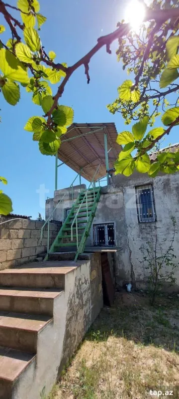 Satılır 4 otaqlı həyət evi 100 m²