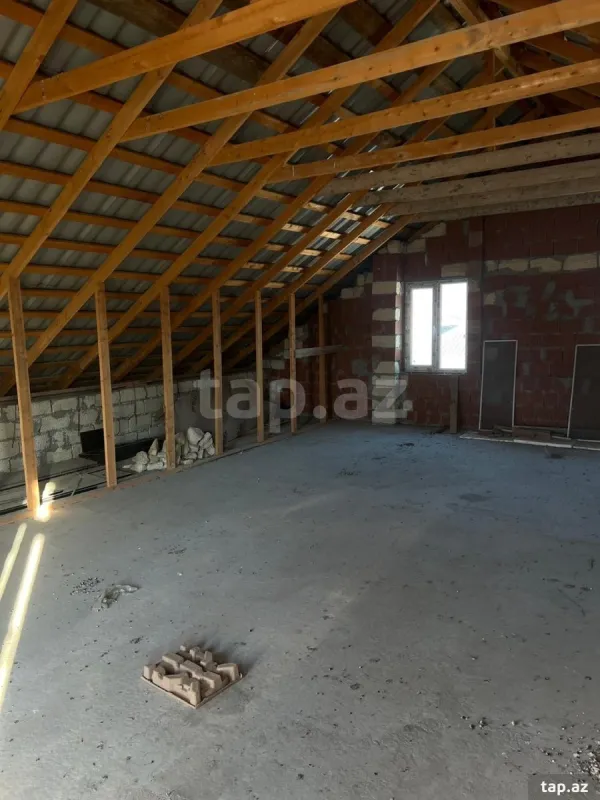 Satılır 4 otaqlı həyət evi 400 m²