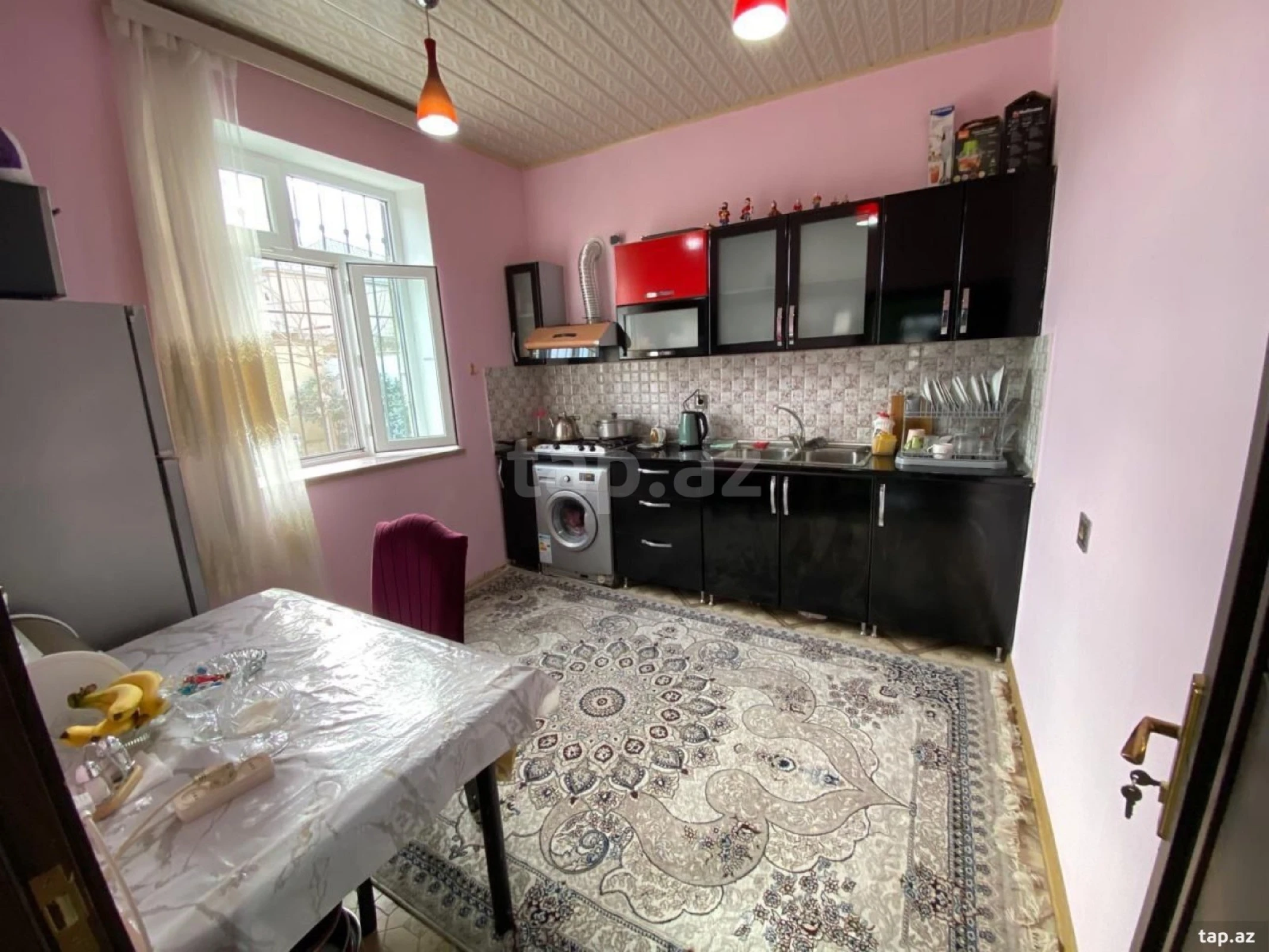 Satılır 4 otaqlı həyət evi 400 m²