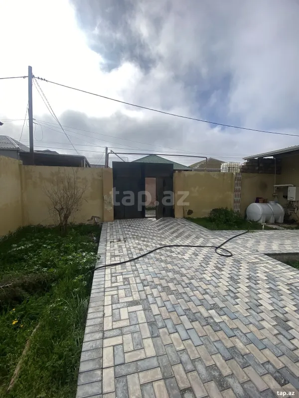 Satılır 3 otaqlı həyət evi 100 m²