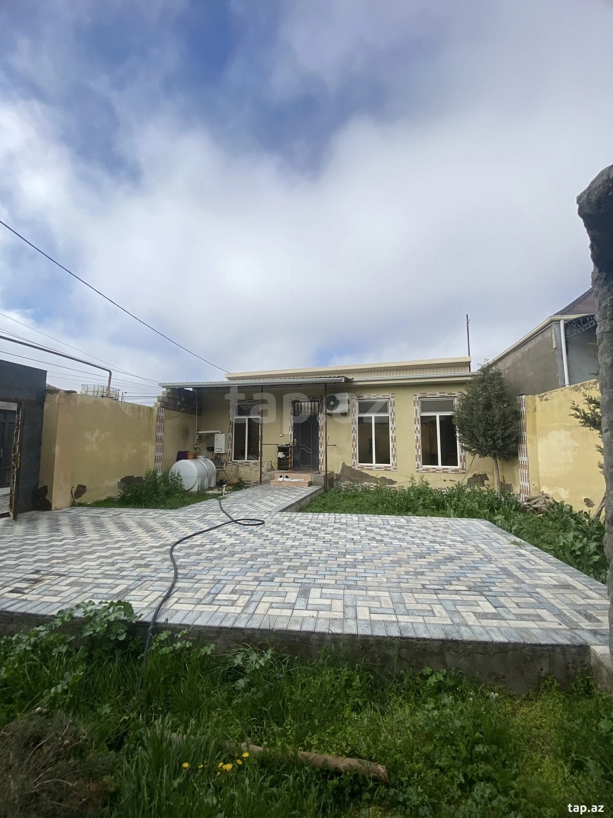 Satılır 3 otaqlı həyət evi 100 m²