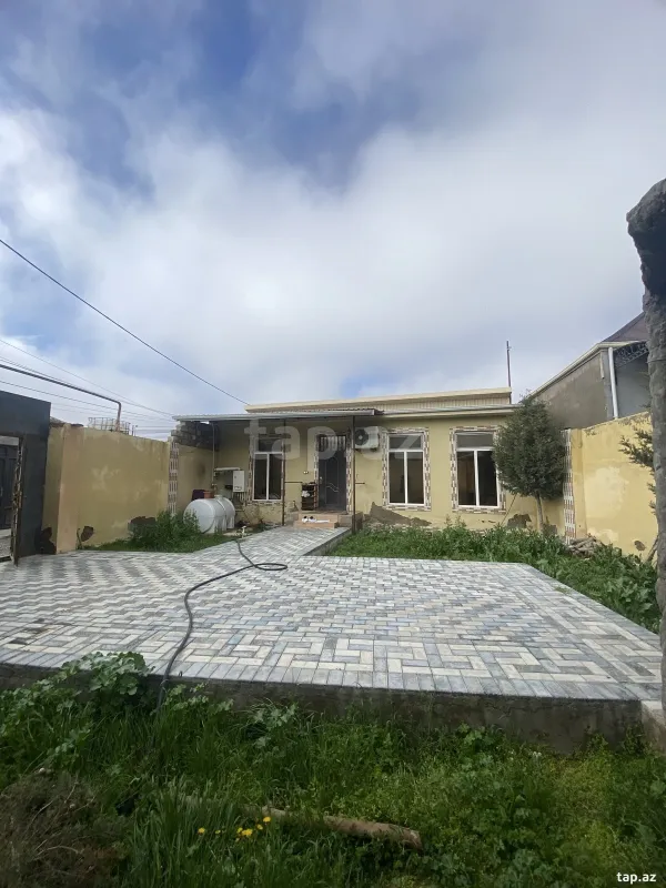 Satılır 3 otaqlı həyət evi 100 m²