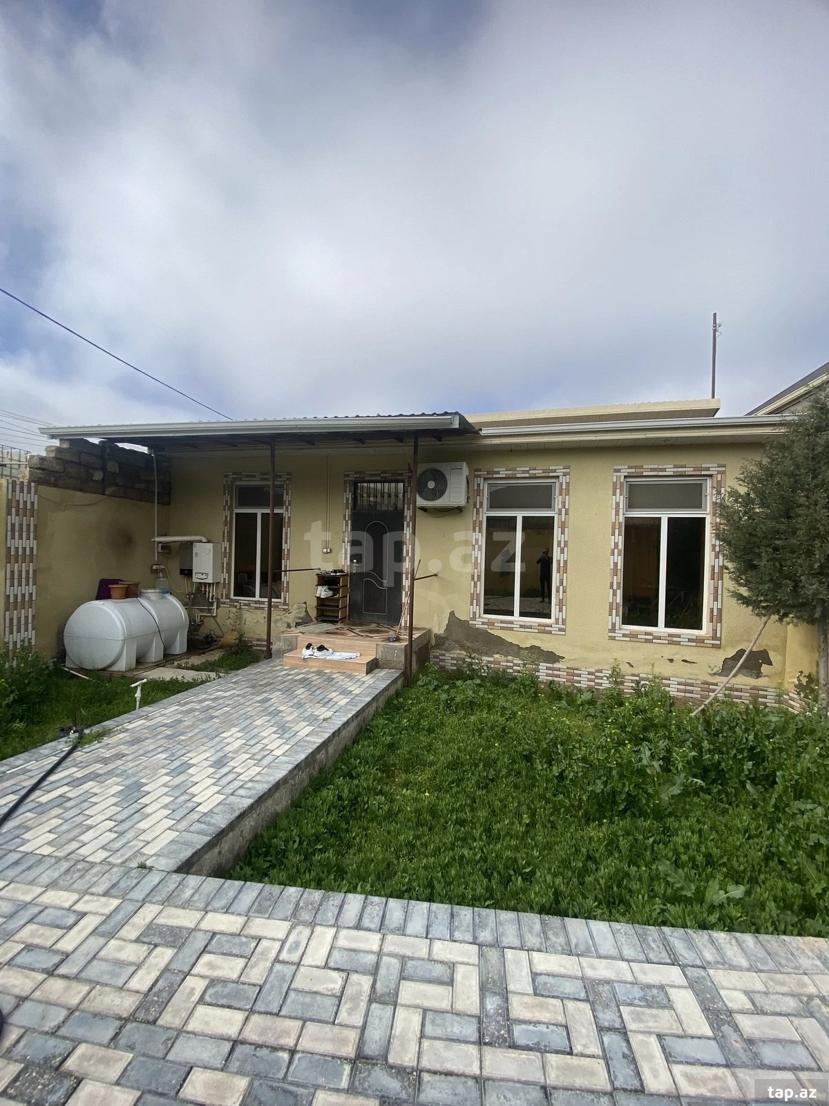 Satılır 3 otaqlı həyət evi 100 m²