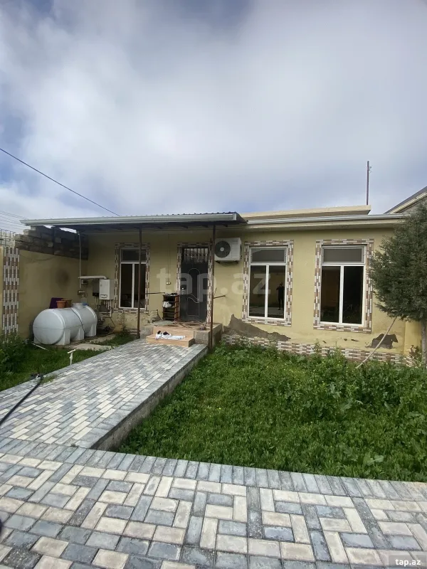 Satılır 3 otaqlı həyət evi 100 m²