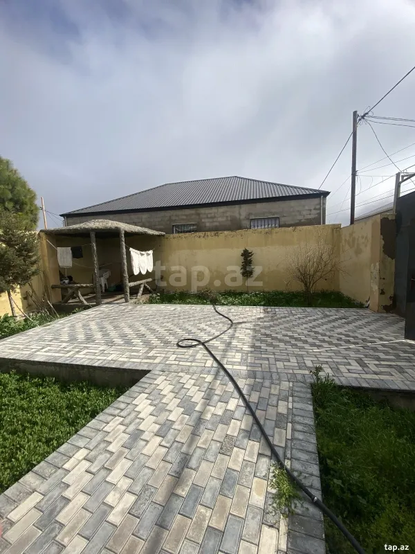Satılır 3 otaqlı həyət evi 100 m²