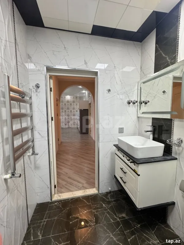 Kirayə verilir 3 otaqlı yeni tikili 86 m²