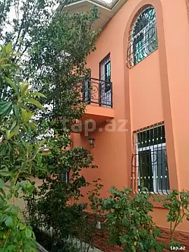 Satılır 4 otaqlı həyət evi 300 m²
