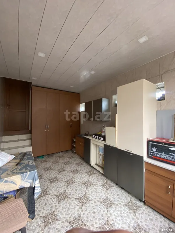 Satılır 7 otaqlı həyət evi 240 m²