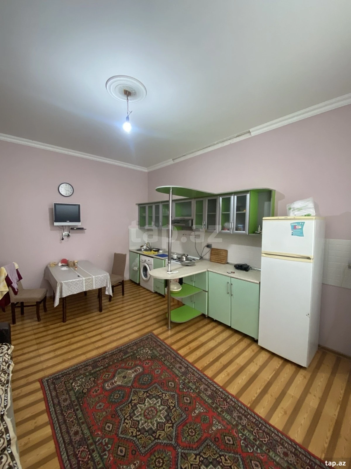 Satılır 7 otaqlı həyət evi 240 m²