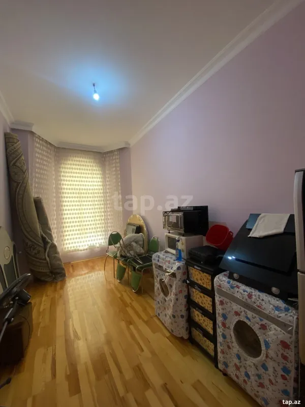Satılır 7 otaqlı həyət evi 240 m²