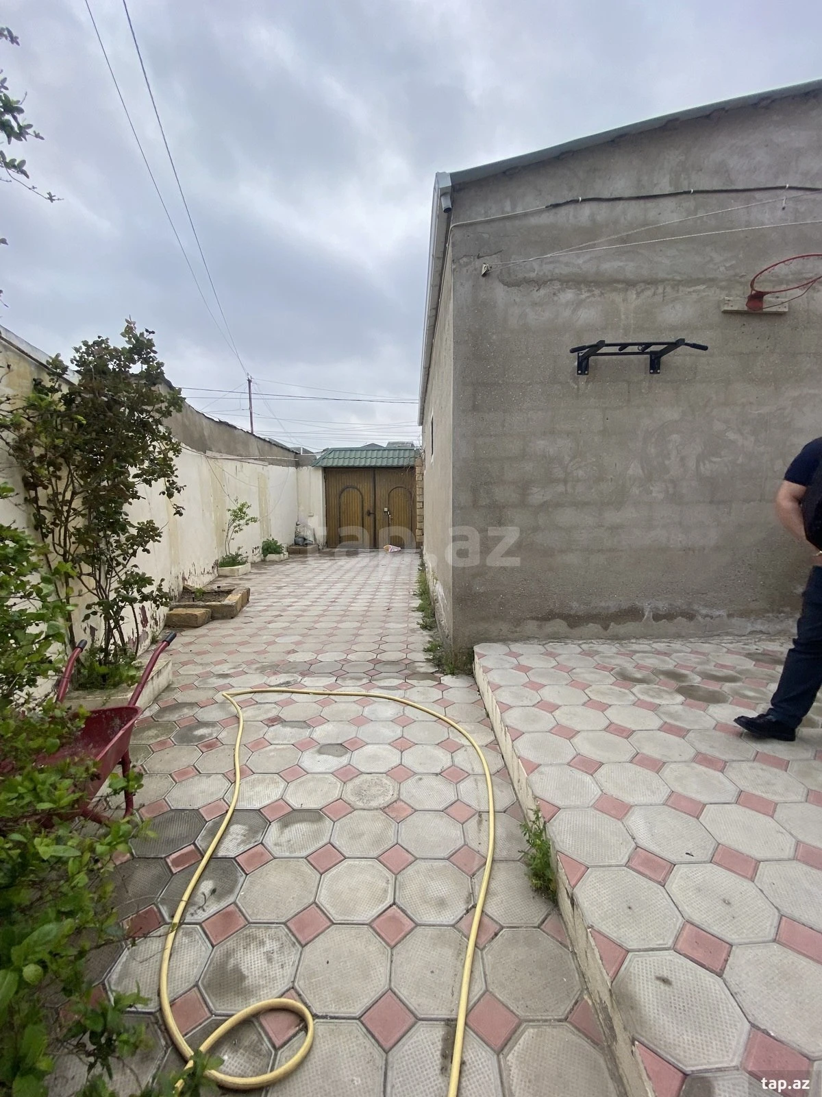 Satılır 7 otaqlı həyət evi 240 m²
