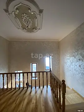 Satılır 7 otaqlı həyət evi 240 m²