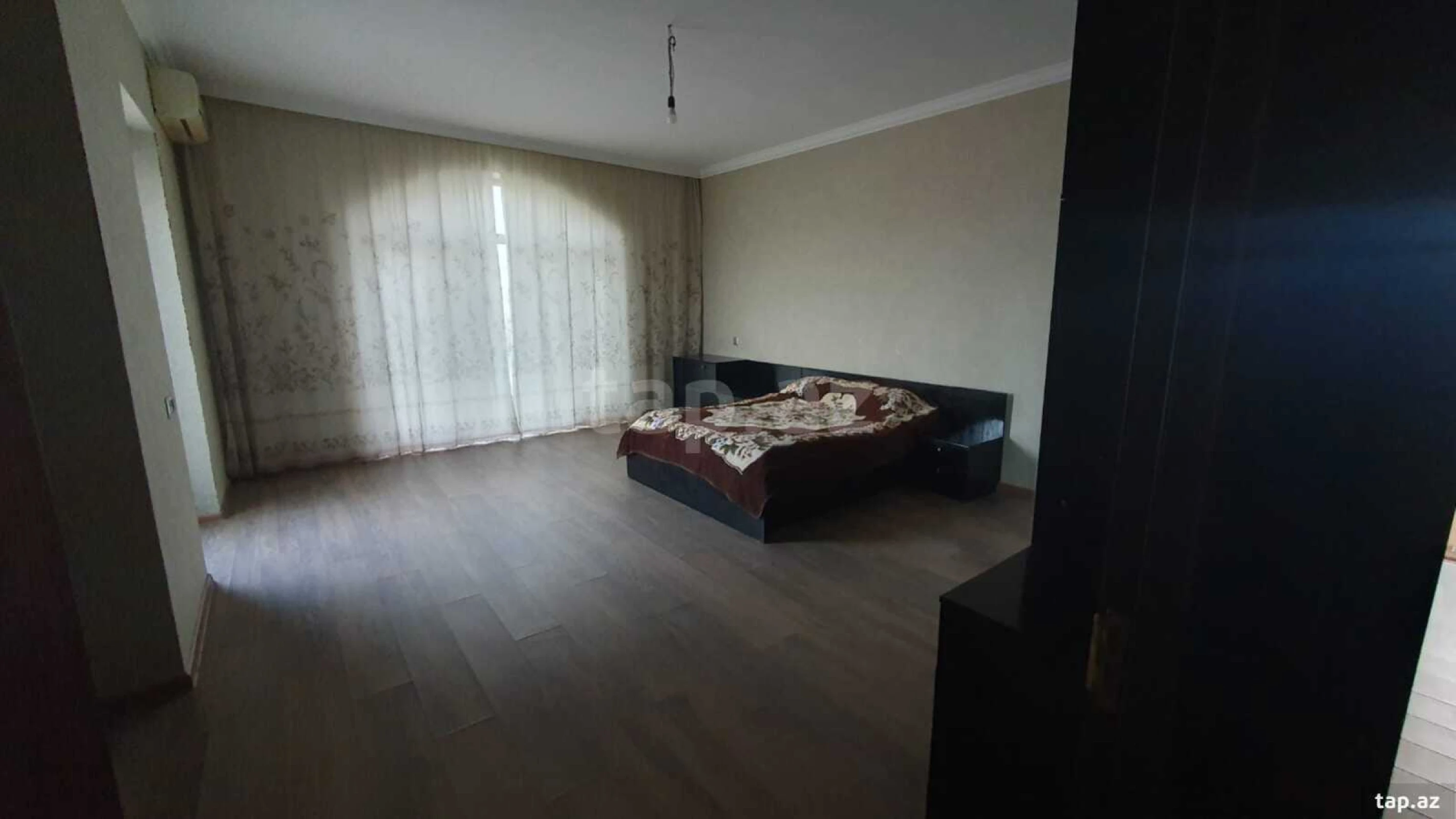 Satılır 6 otaqlı həyət evi 400 m²