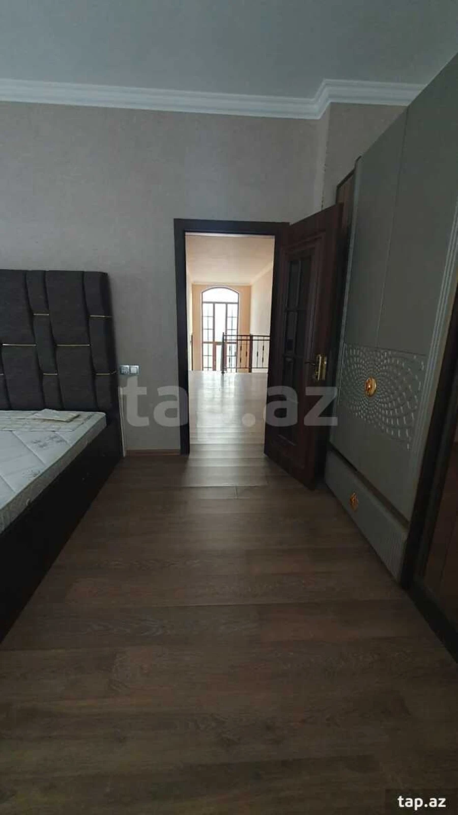 Satılır 6 otaqlı həyət evi 400 m²