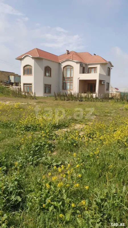 Satılır 6 otaqlı həyət evi 400 m²