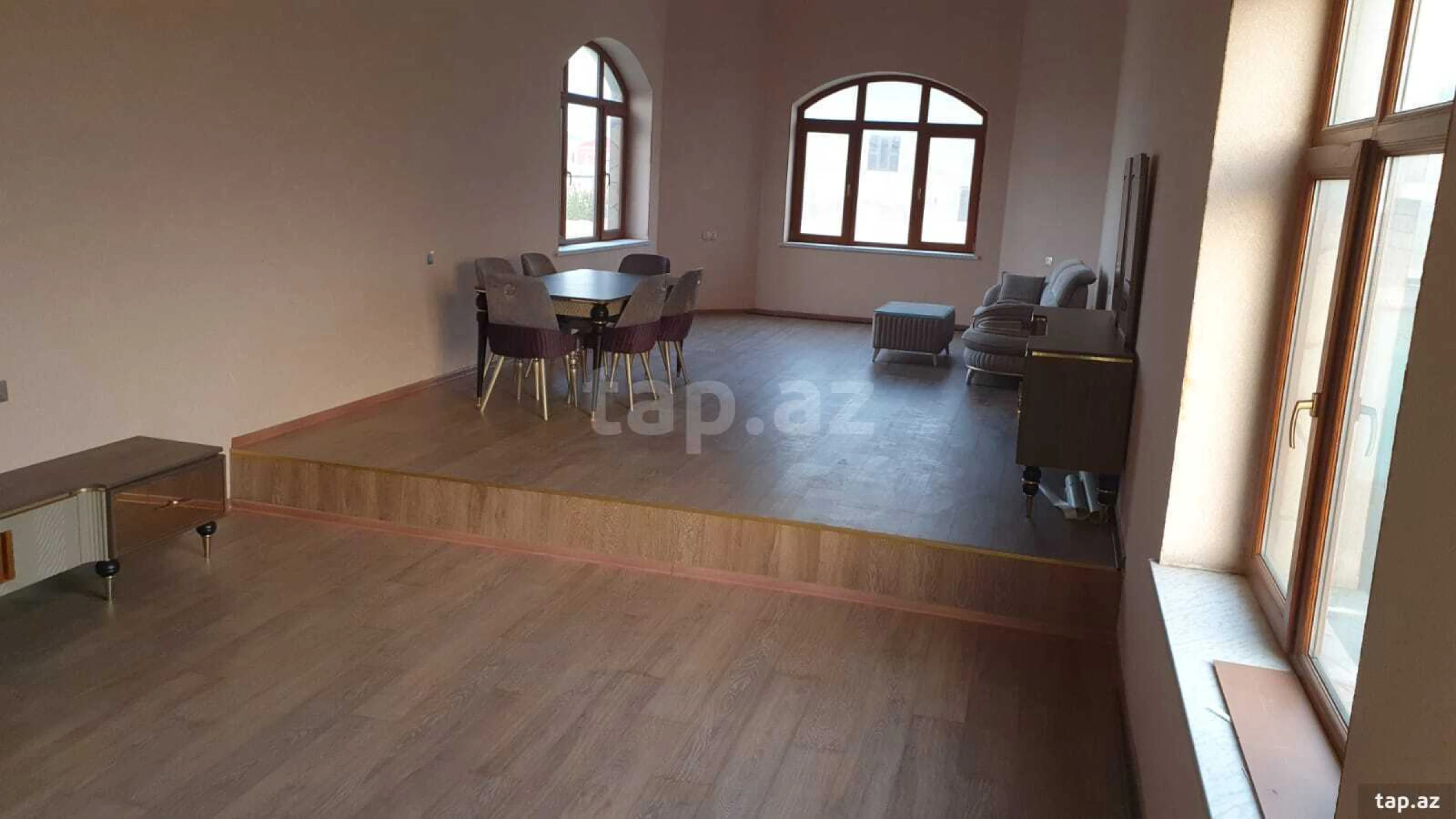 Satılır 6 otaqlı həyət evi 400 m²