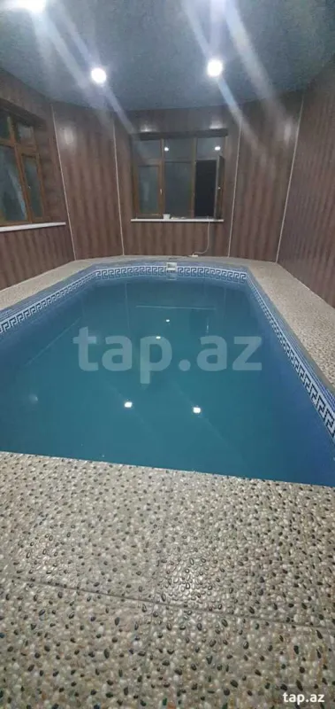 Satılır 6 otaqlı həyət evi 400 m²