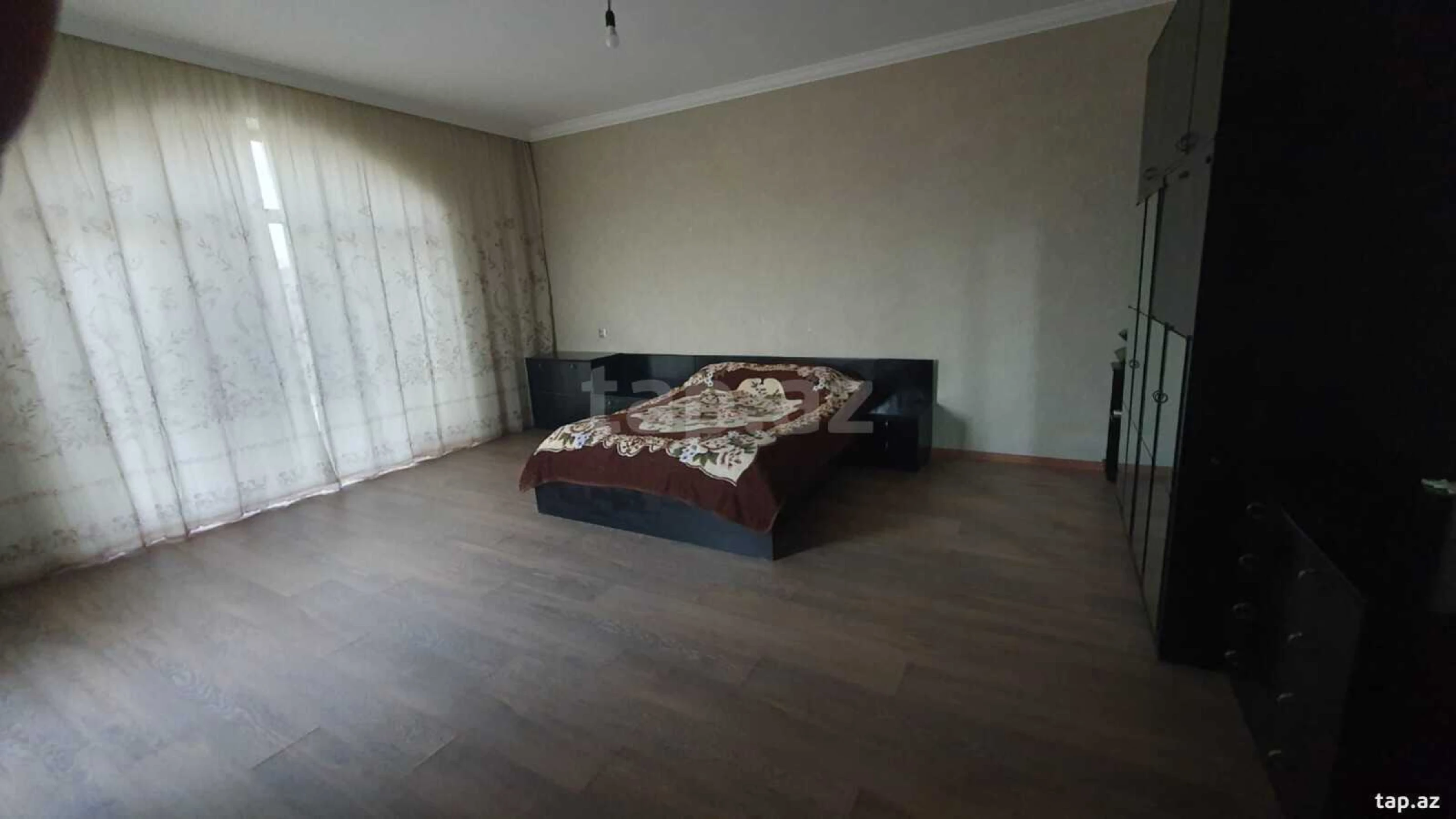 Satılır 6 otaqlı həyət evi 400 m²