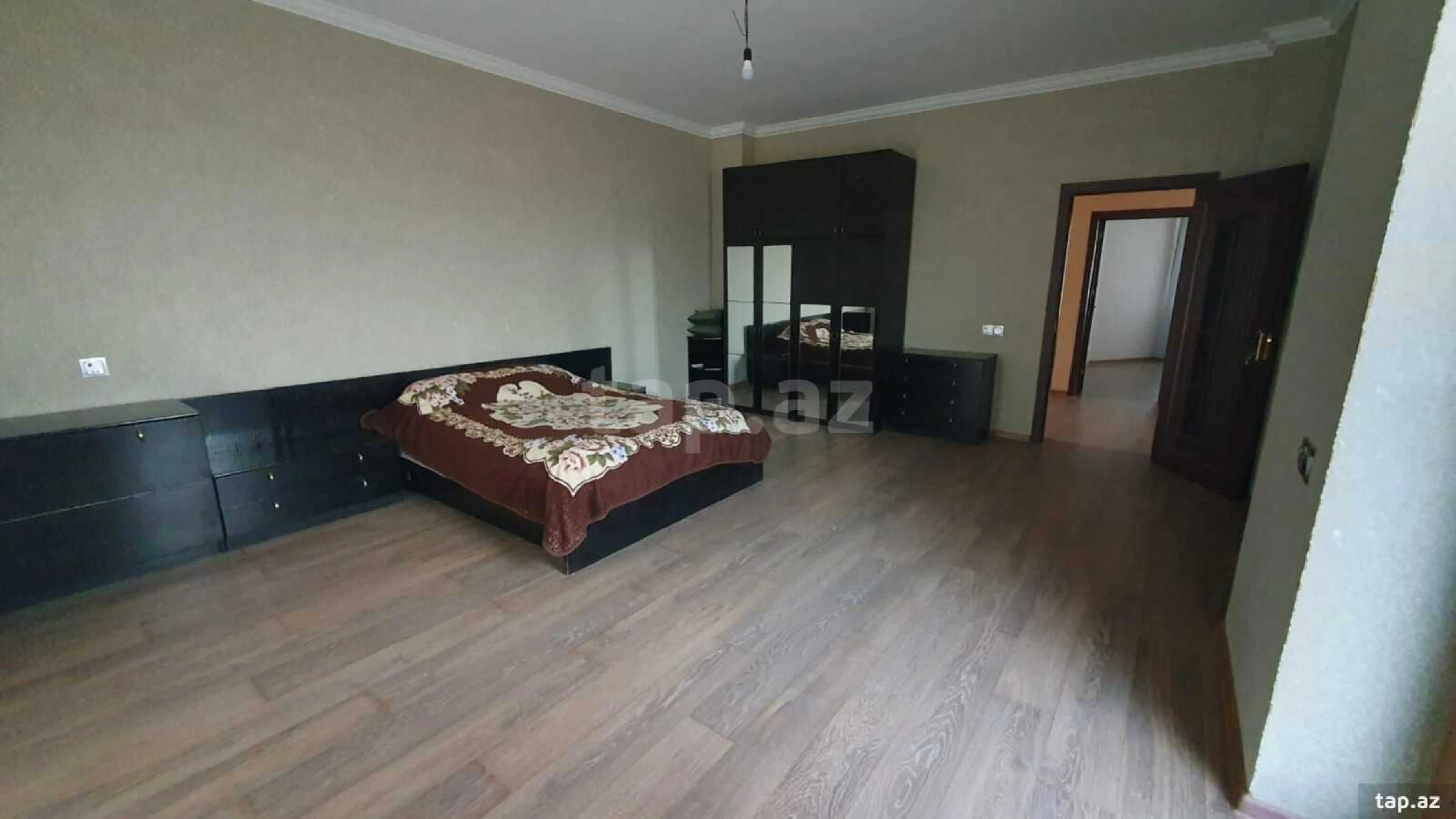 Satılır 6 otaqlı həyət evi 400 m²