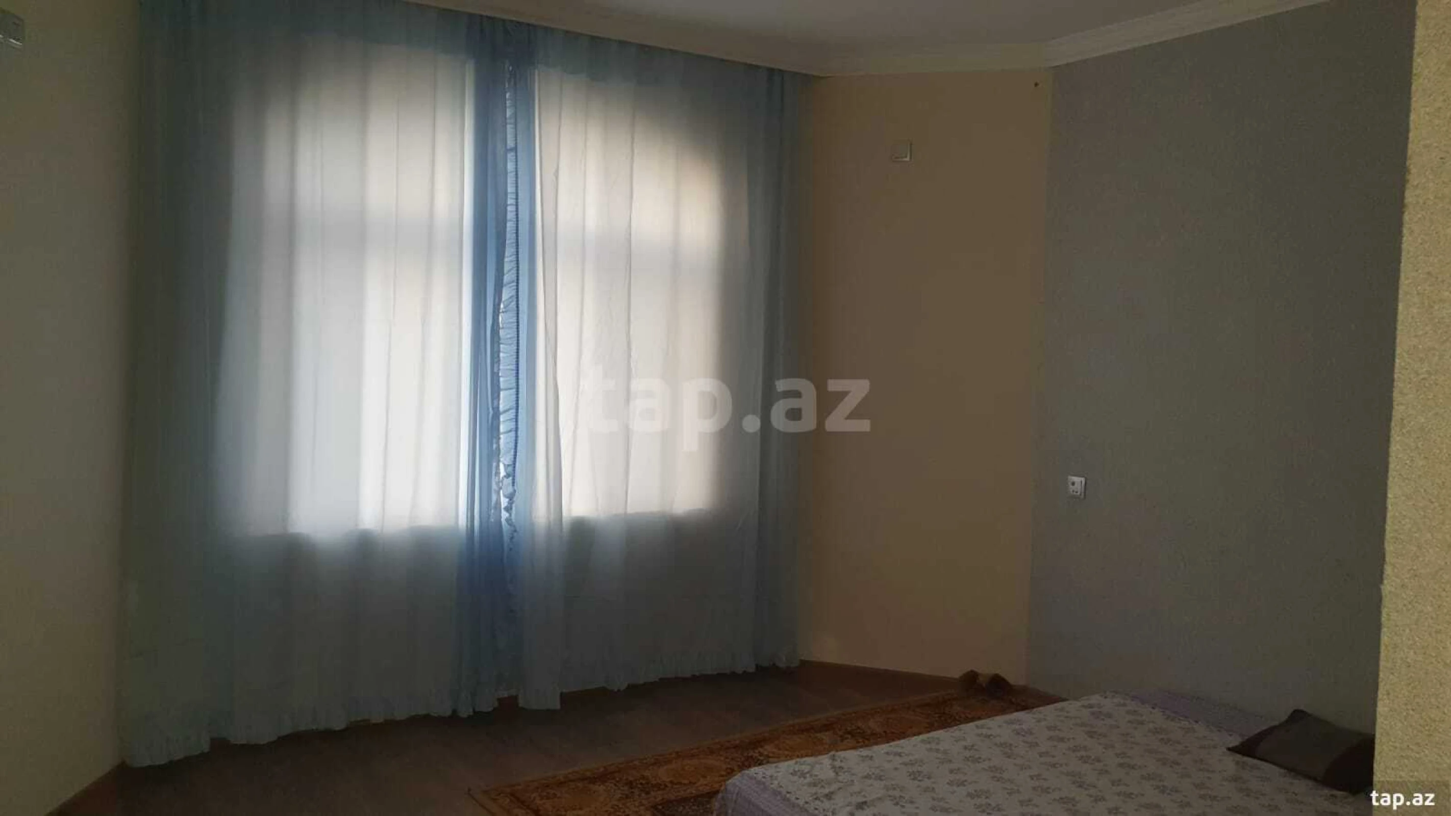 Satılır 6 otaqlı həyət evi 400 m²