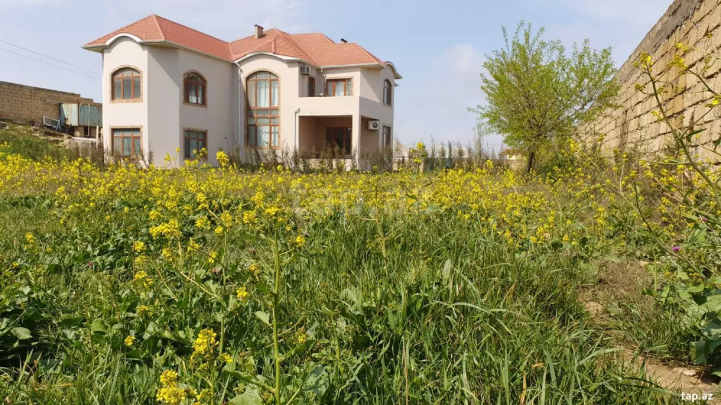 Satılır 6 otaqlı həyət evi 400 m²