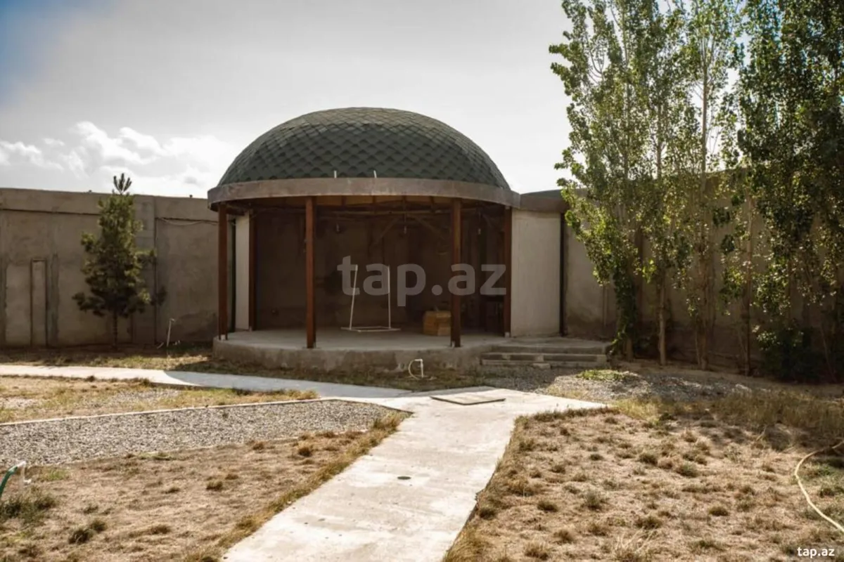 Satılır 6 otaqlı həyət evi 780 m²