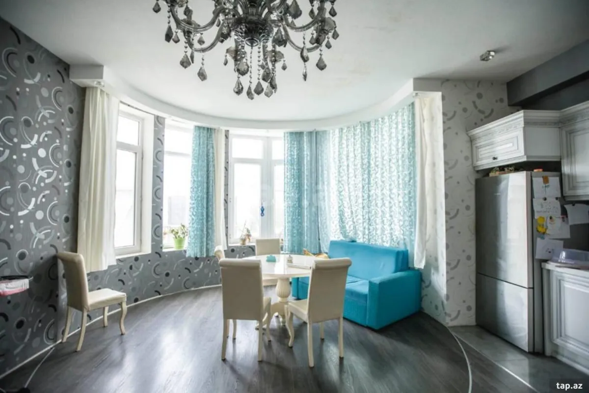 Satılır 6 otaqlı həyət evi 780 m²