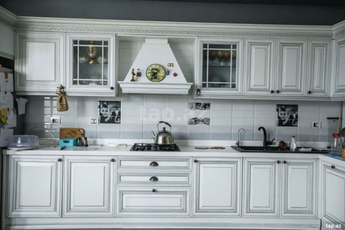 Satılır 6 otaqlı həyət evi 780 m²