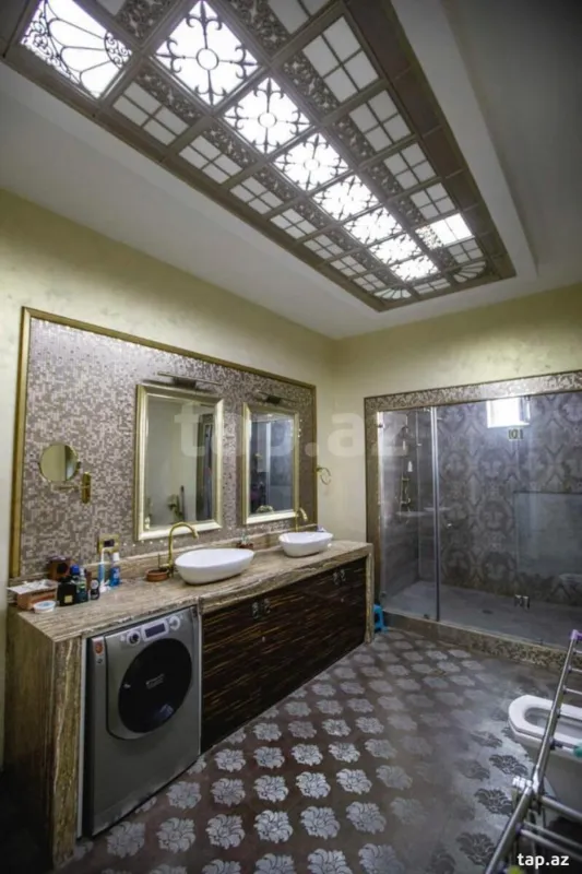 Satılır 6 otaqlı həyət evi 780 m²