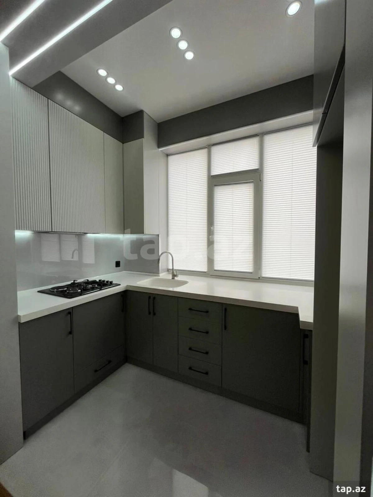Kirayə verilir 2 otaqlı yeni tikili 65 m²