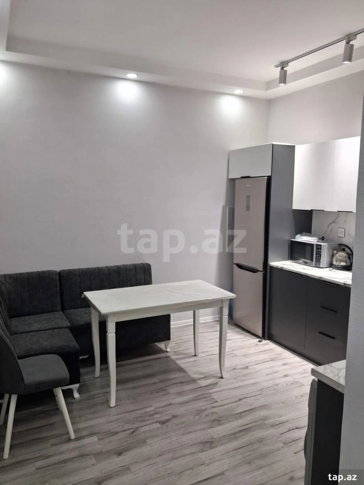Kirayə verilir 2 otaqlı yeni tikili 80 m²