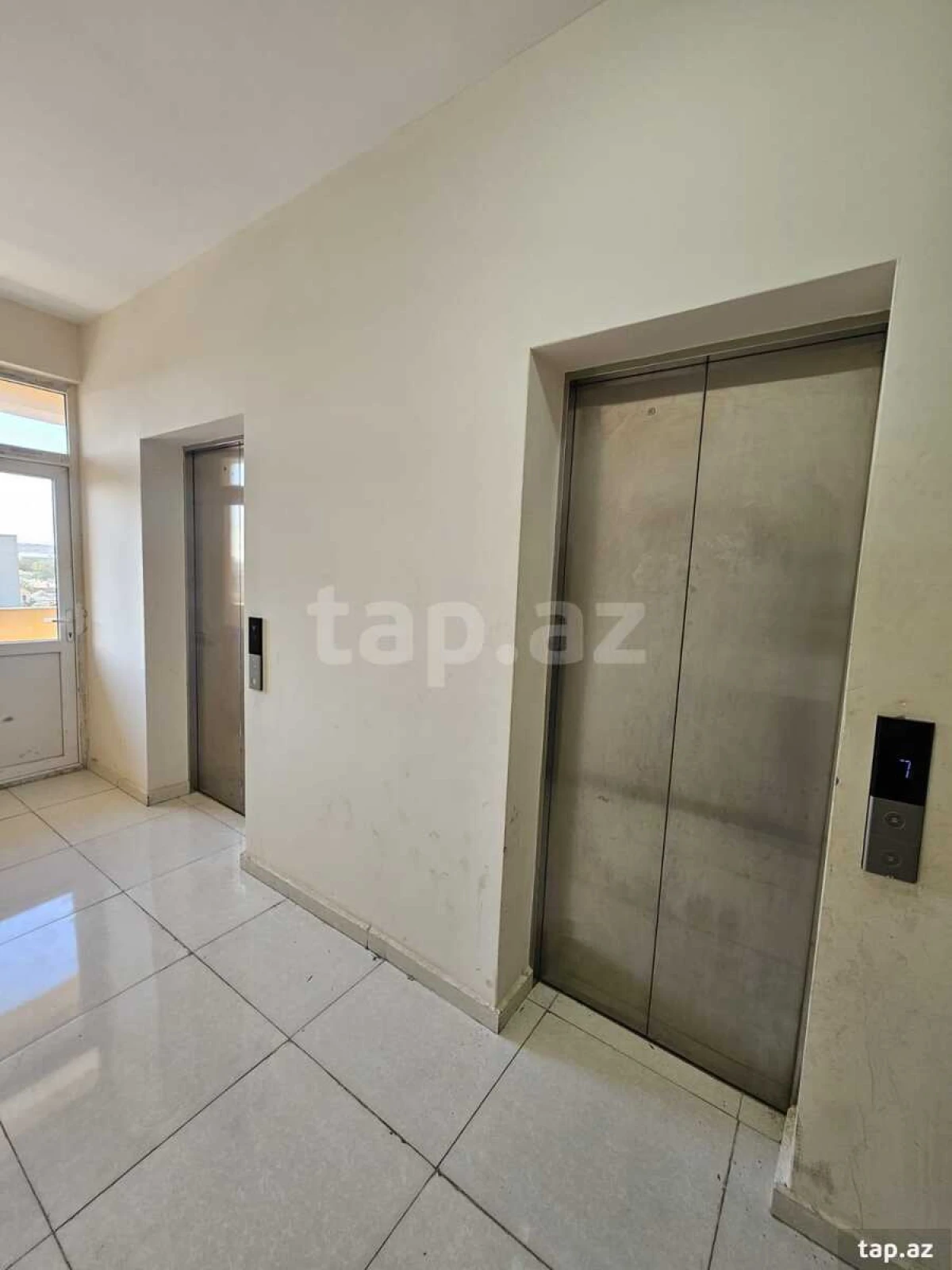 Satılır 3 otaqlı yeni tikili 80 m²