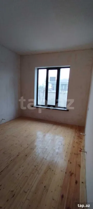 Satılır 4 otaqlı həyət evi 140 m²
